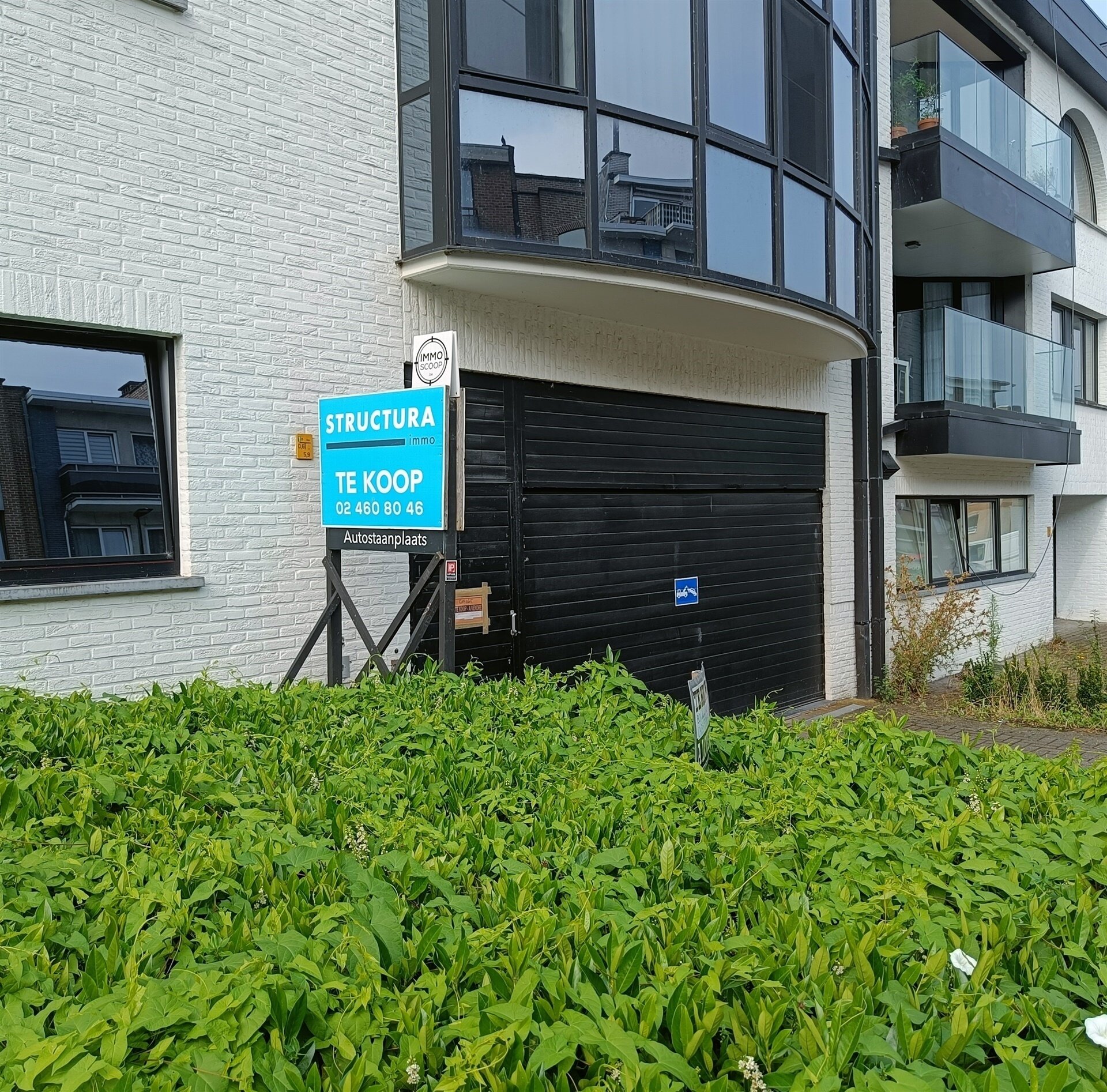 Autostaanplaats binnen te huur in WEMMEL