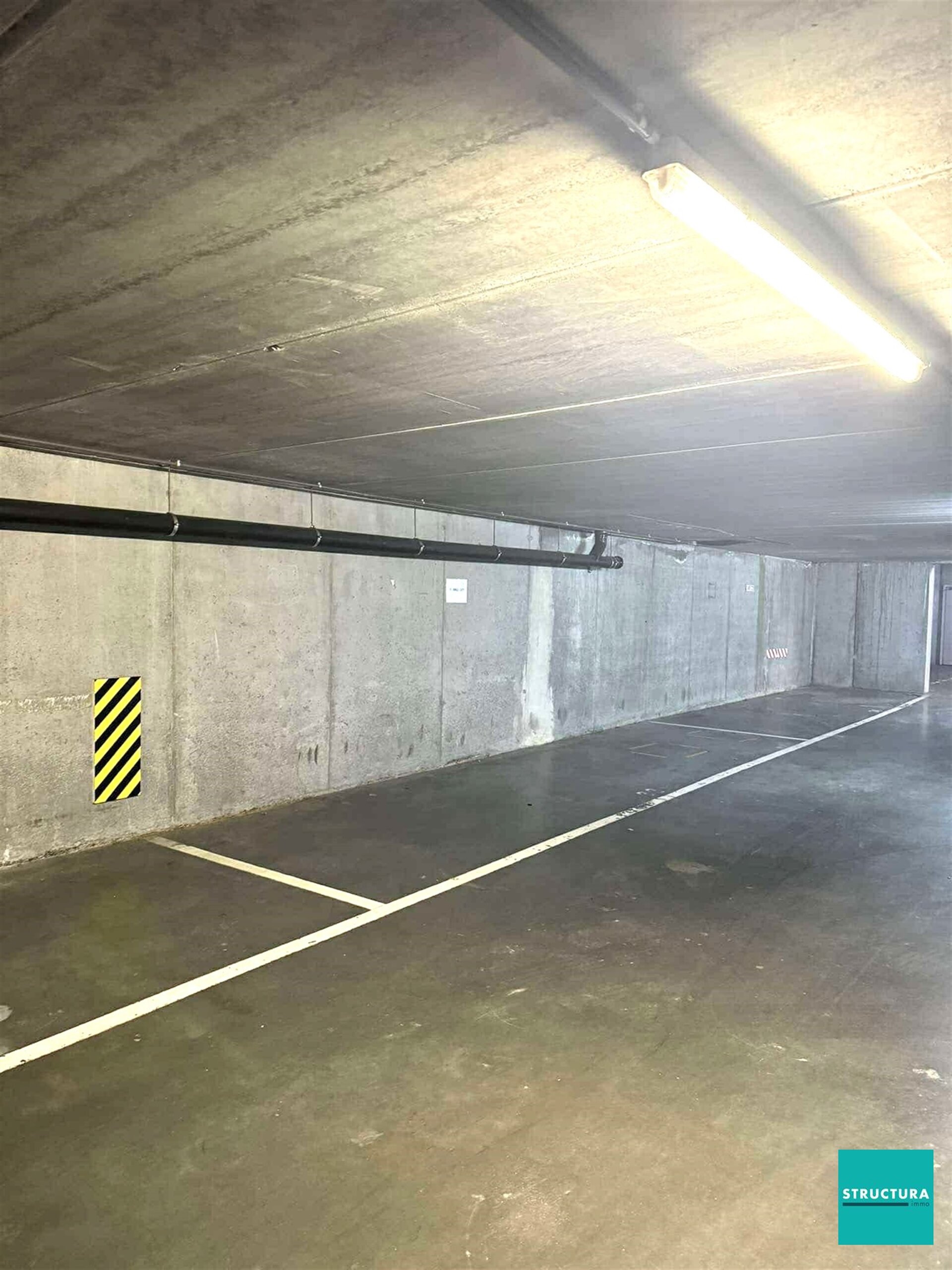 Autostaanplaats binnen te koop in ANDERLECHT