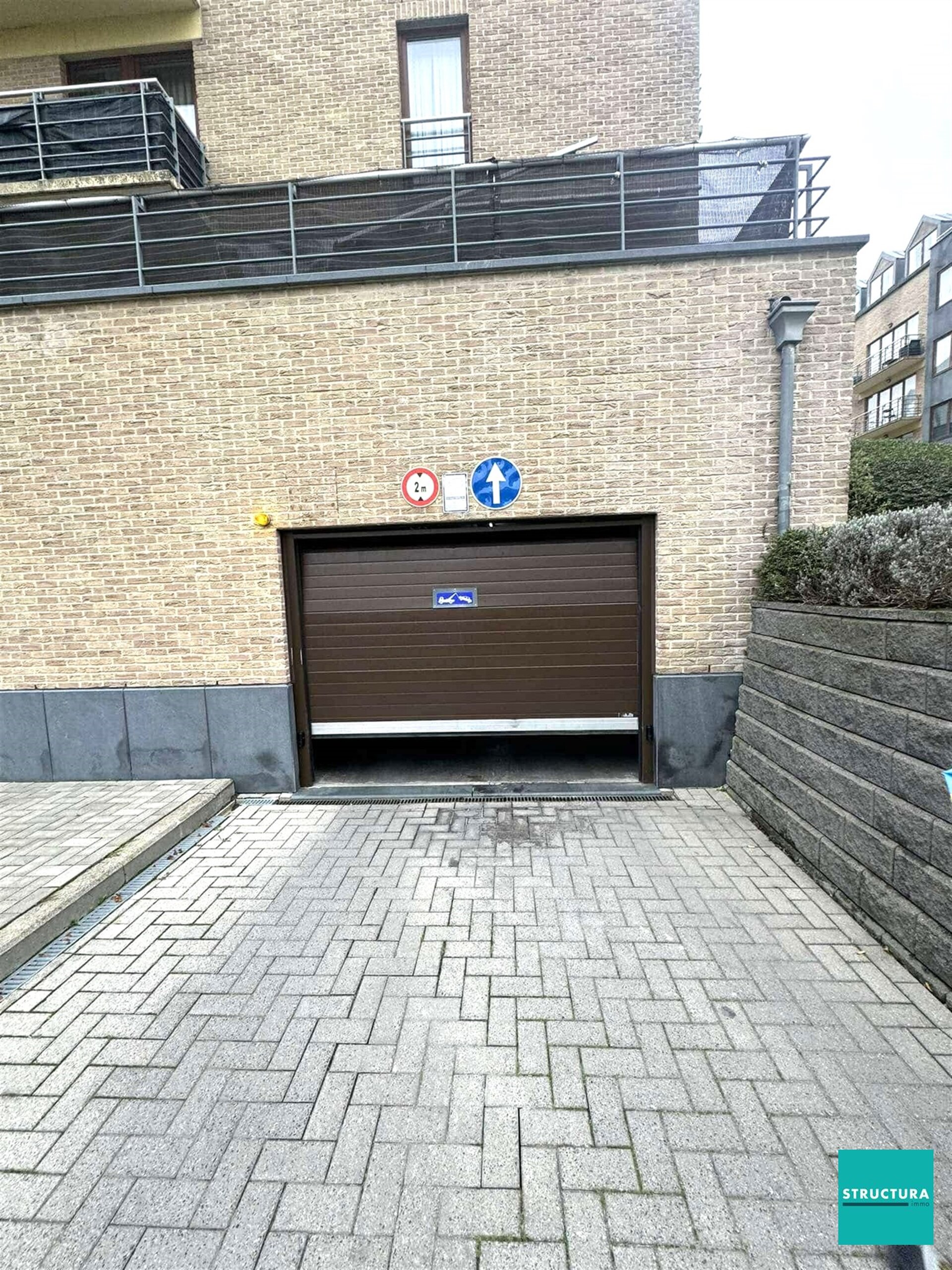 Autostaanplaats binnen te koop in ANDERLECHT