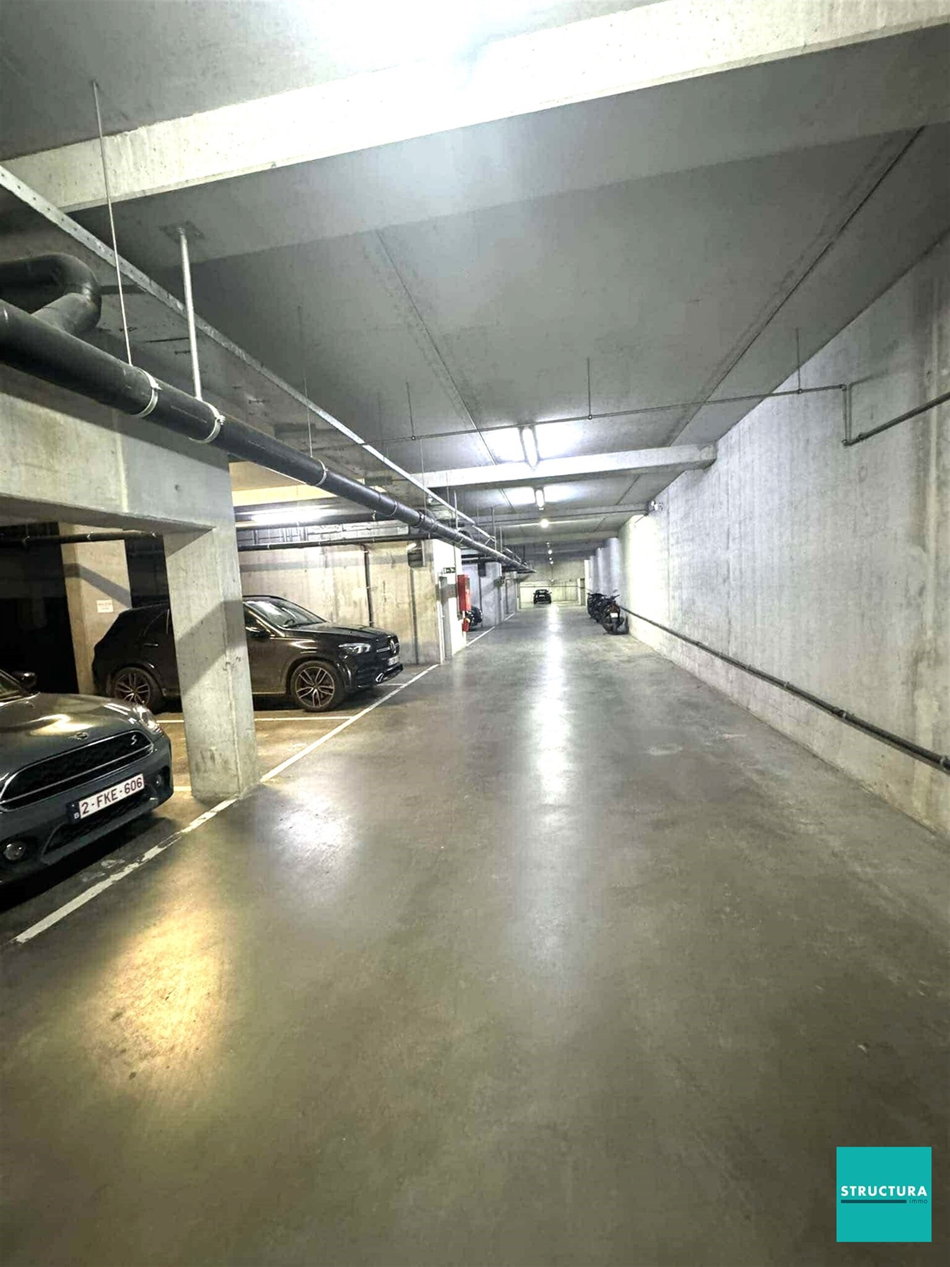 Autostaanplaats binnen te koop in ANDERLECHT