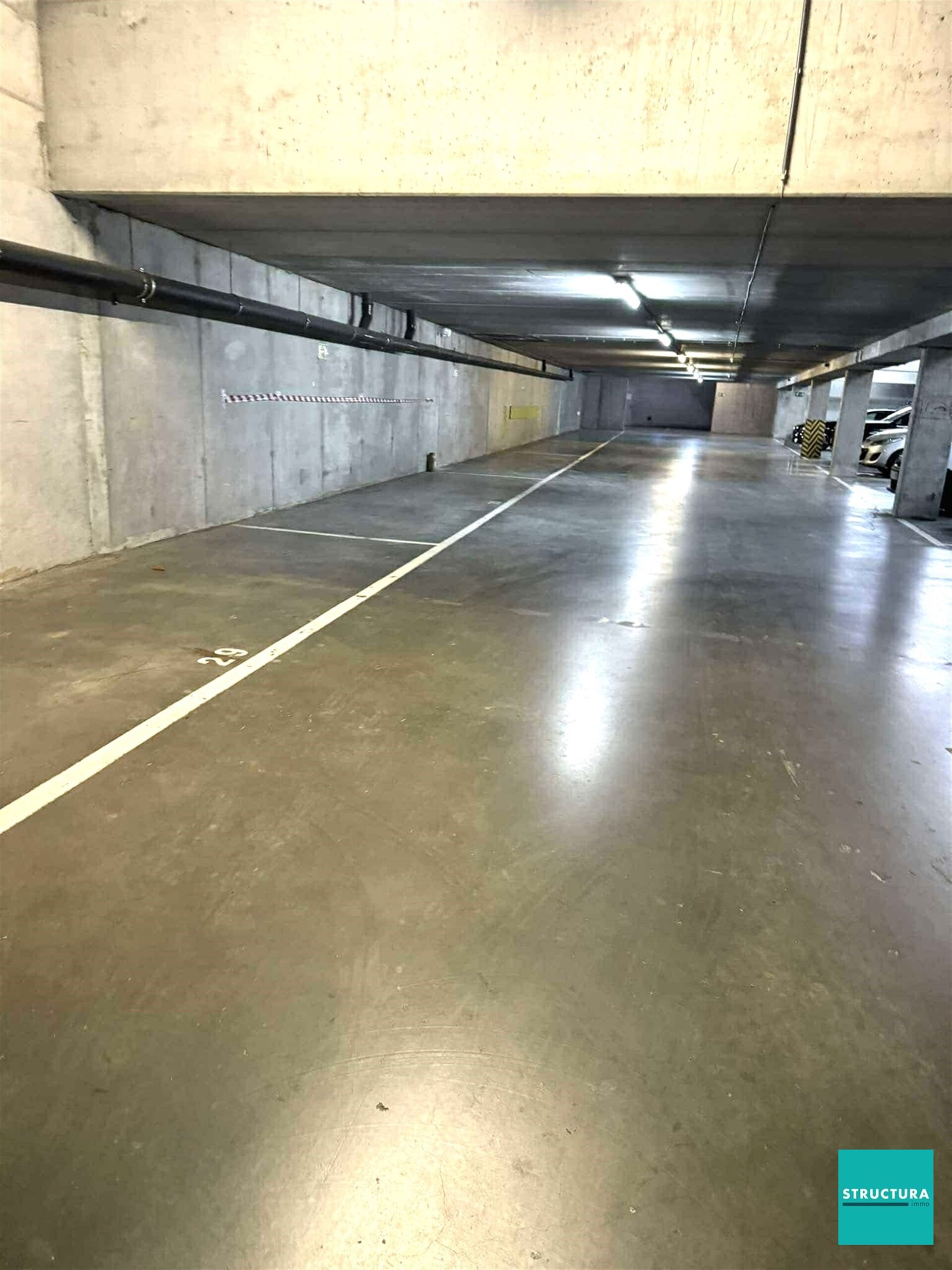 Autostaanplaats binnen te koop in ANDERLECHT
