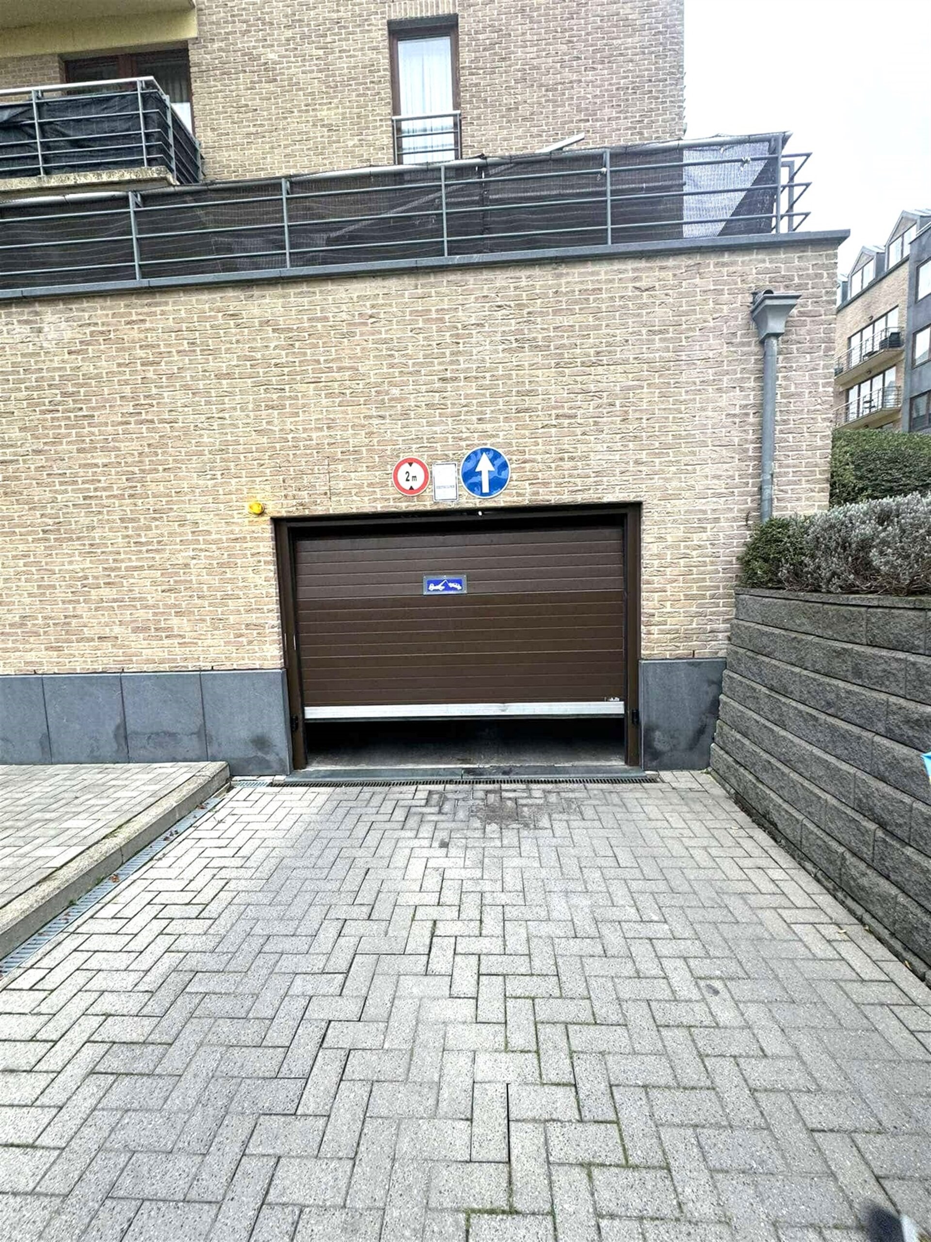 Autostaanplaats binnen te koop in ANDERLECHT