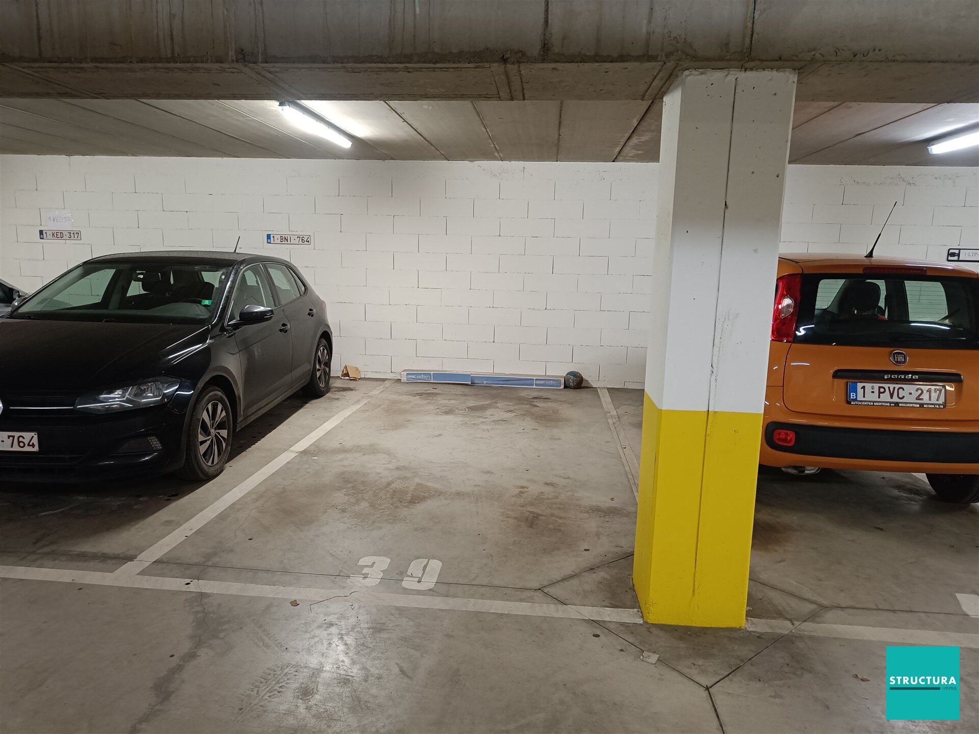 Autostaanplaats binnen te koop in WEMMEL