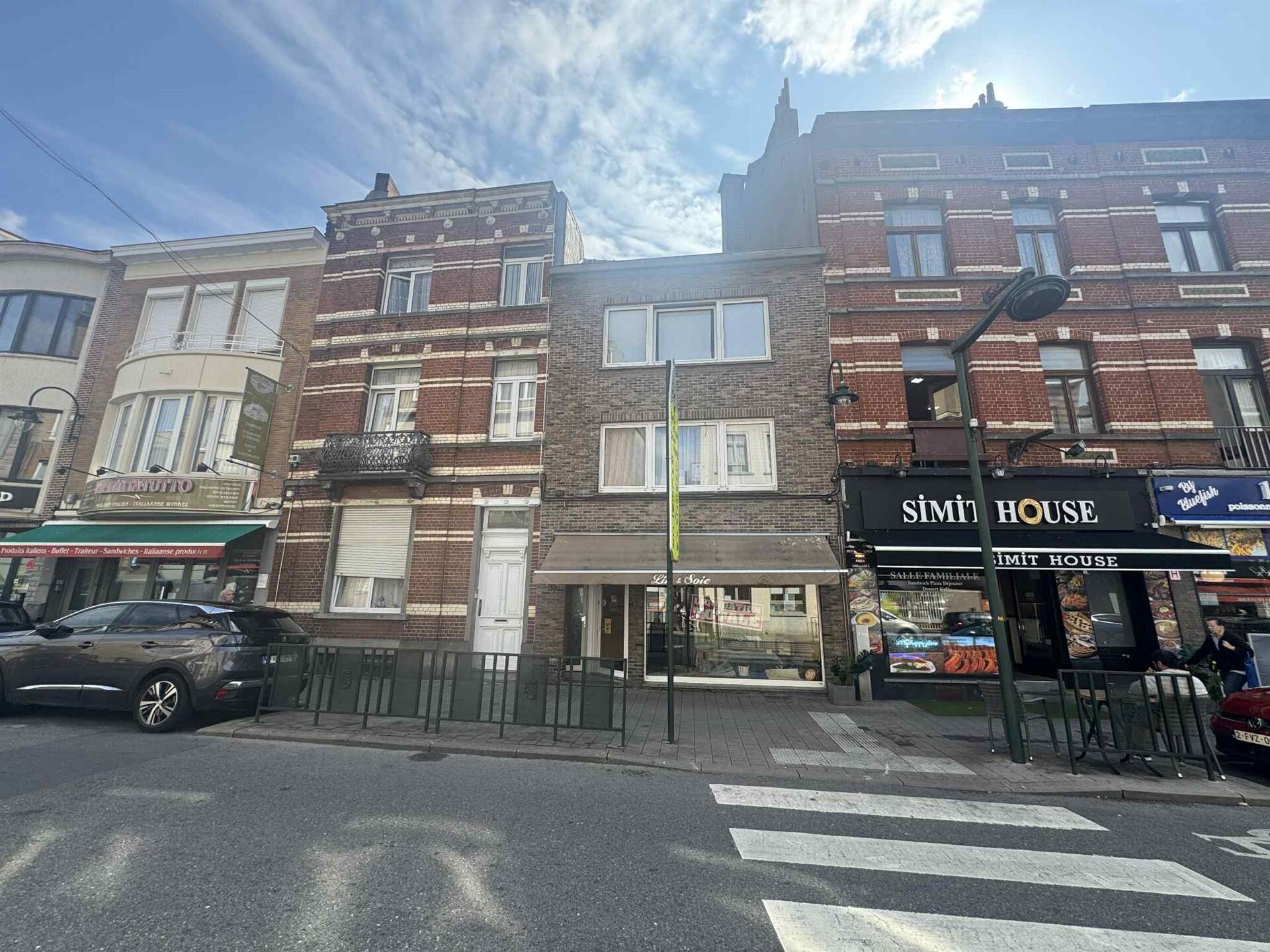 Commerce-Bureaux-Rapport à louer à LAEKEN (BRU.)