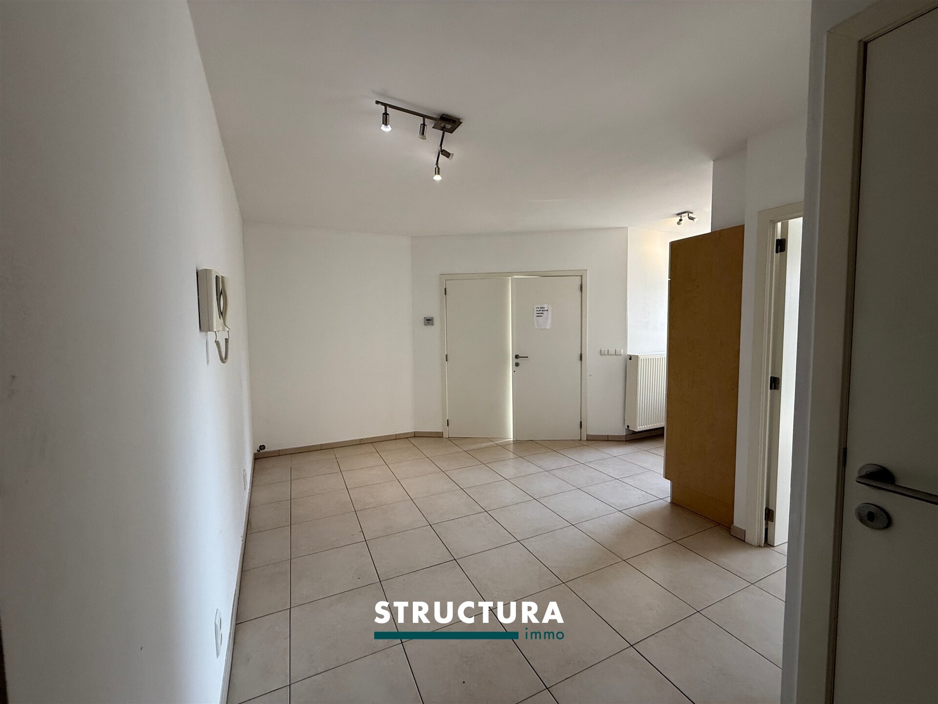 Commerce-Bureaux-Rapport &agrave; louer &agrave; MEISE