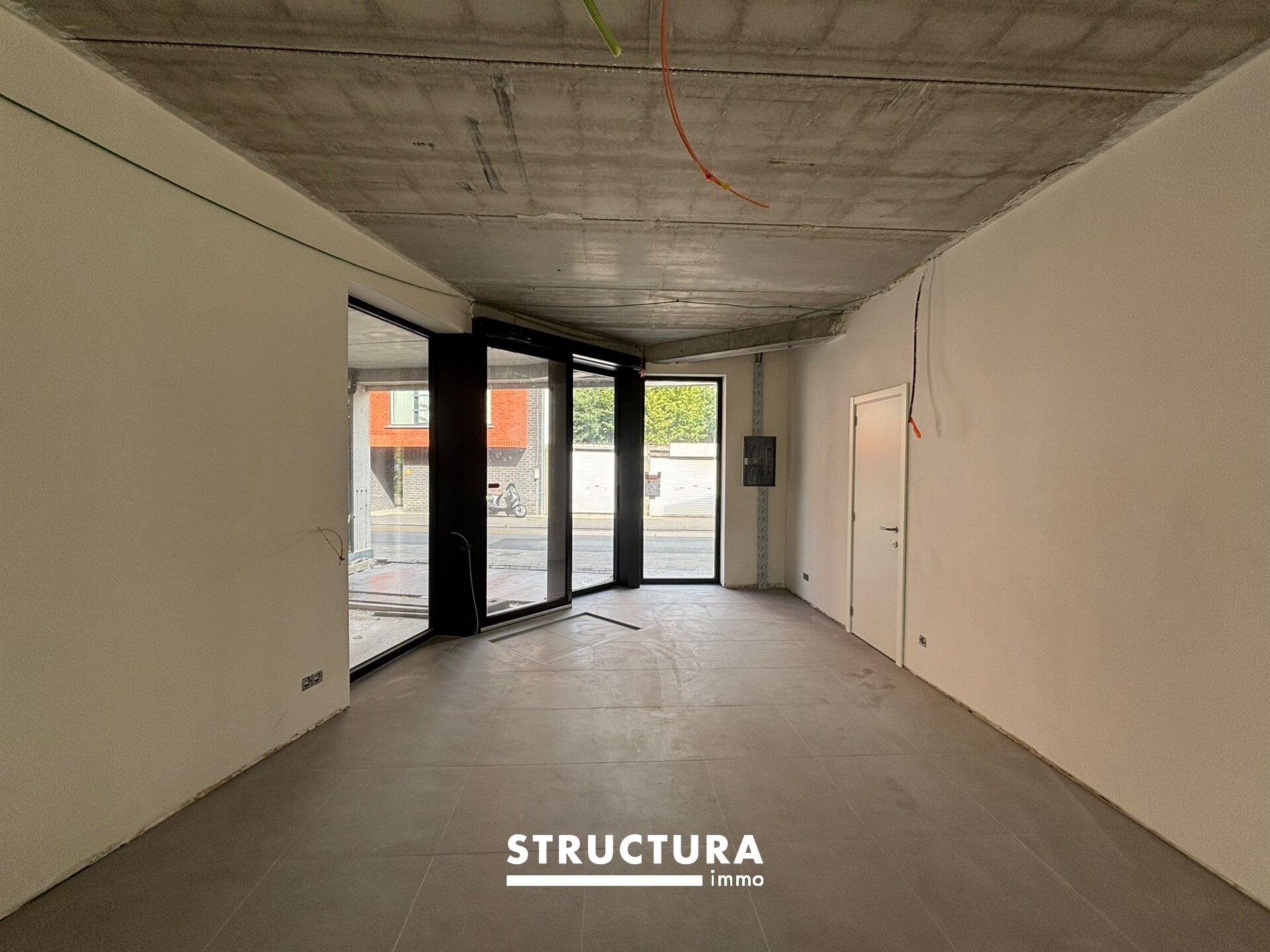 Commerce-Bureaux-Rapport à louer à OPWIJK