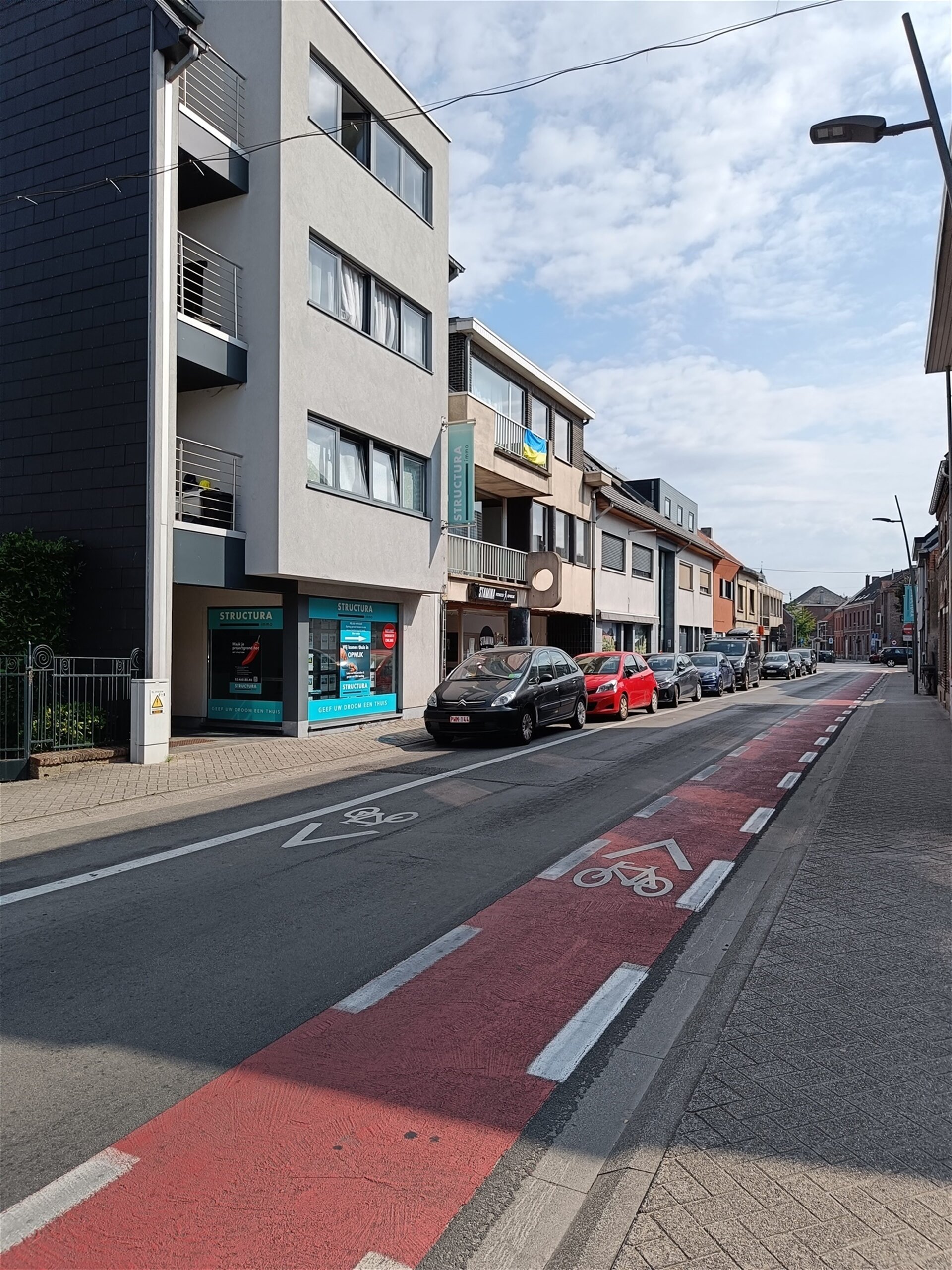 Commerce-Bureaux-Rapport à louer à OPWIJK