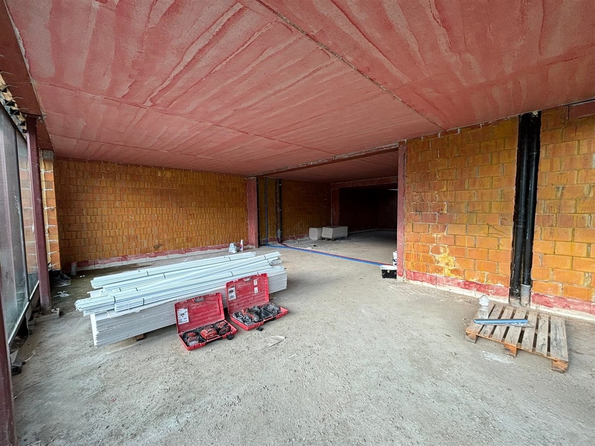 Commerce-Bureaux-Rapport à louer à OPWIJK