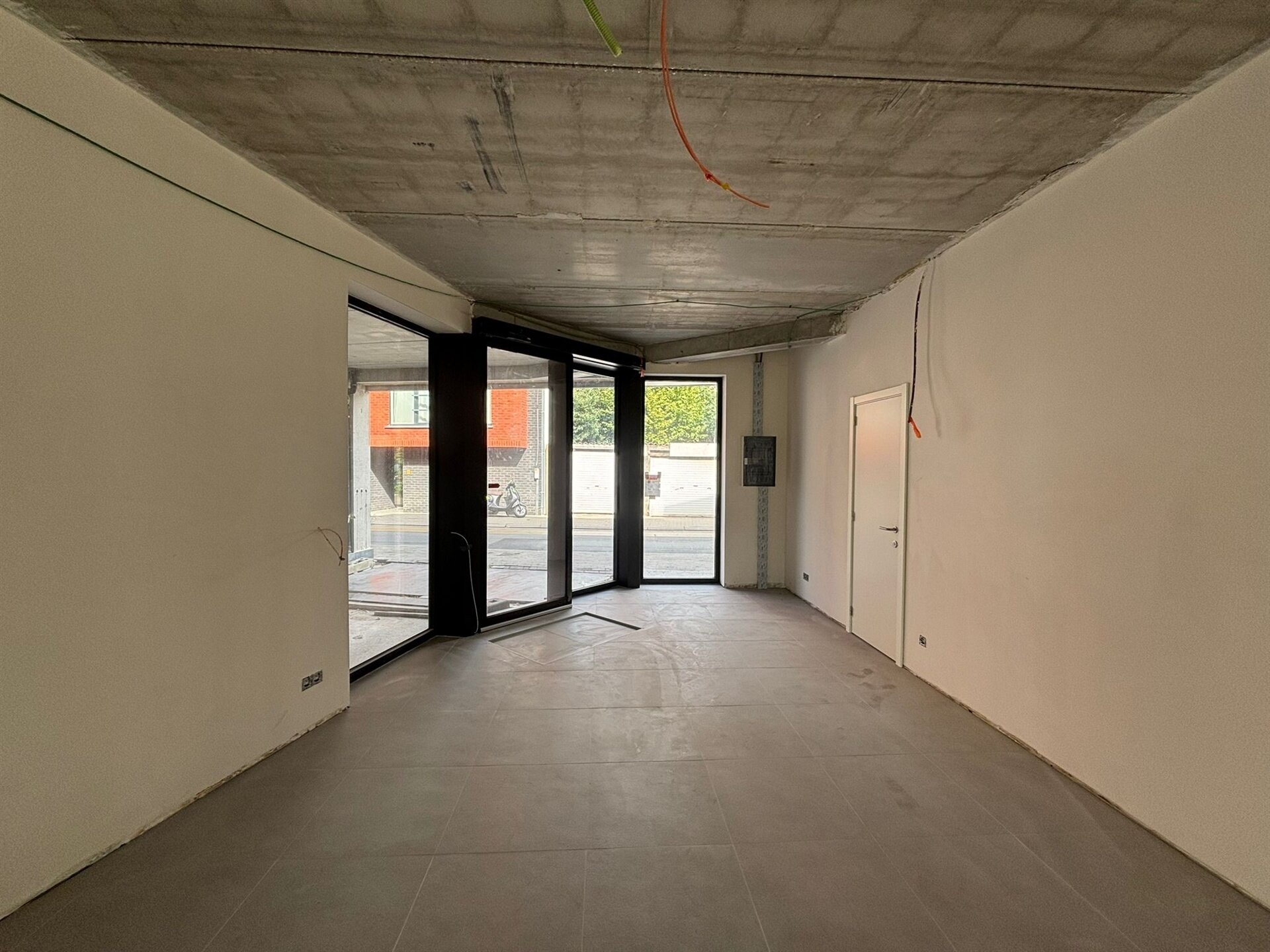 Commerce-Bureaux-Rapport à louer à OPWIJK
