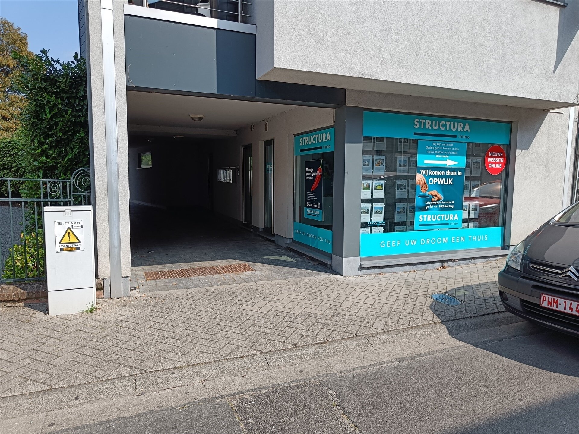 Commerce-Bureaux-Rapport à louer à OPWIJK