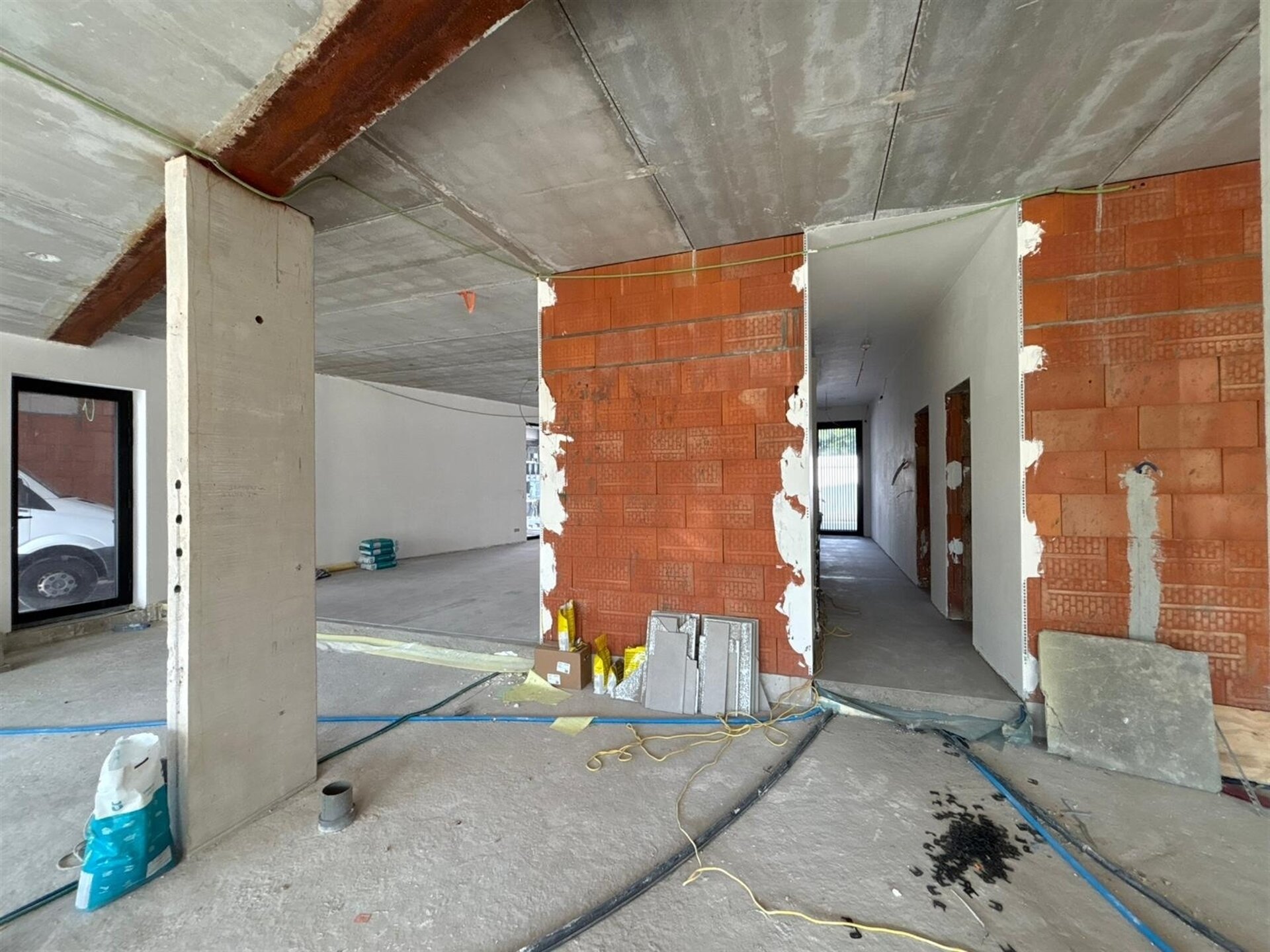 Commerce-Bureaux-Rapport à louer à OPWIJK