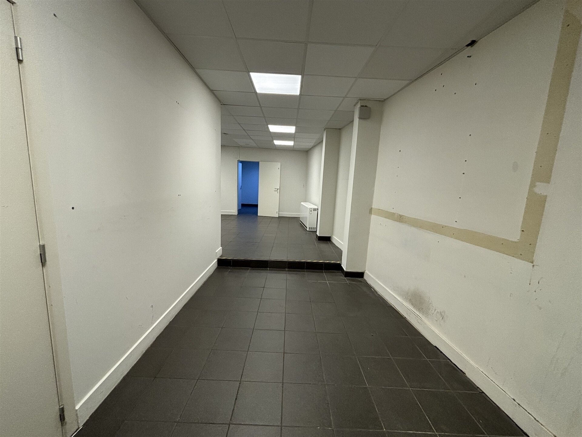 Commerce-Bureaux-Rapport à louer à VILVOORDE