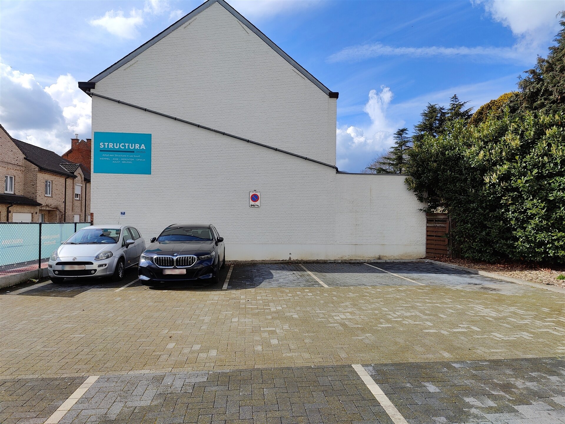 Garages / d&eacute;pots &agrave; louer &agrave; OPWIJK