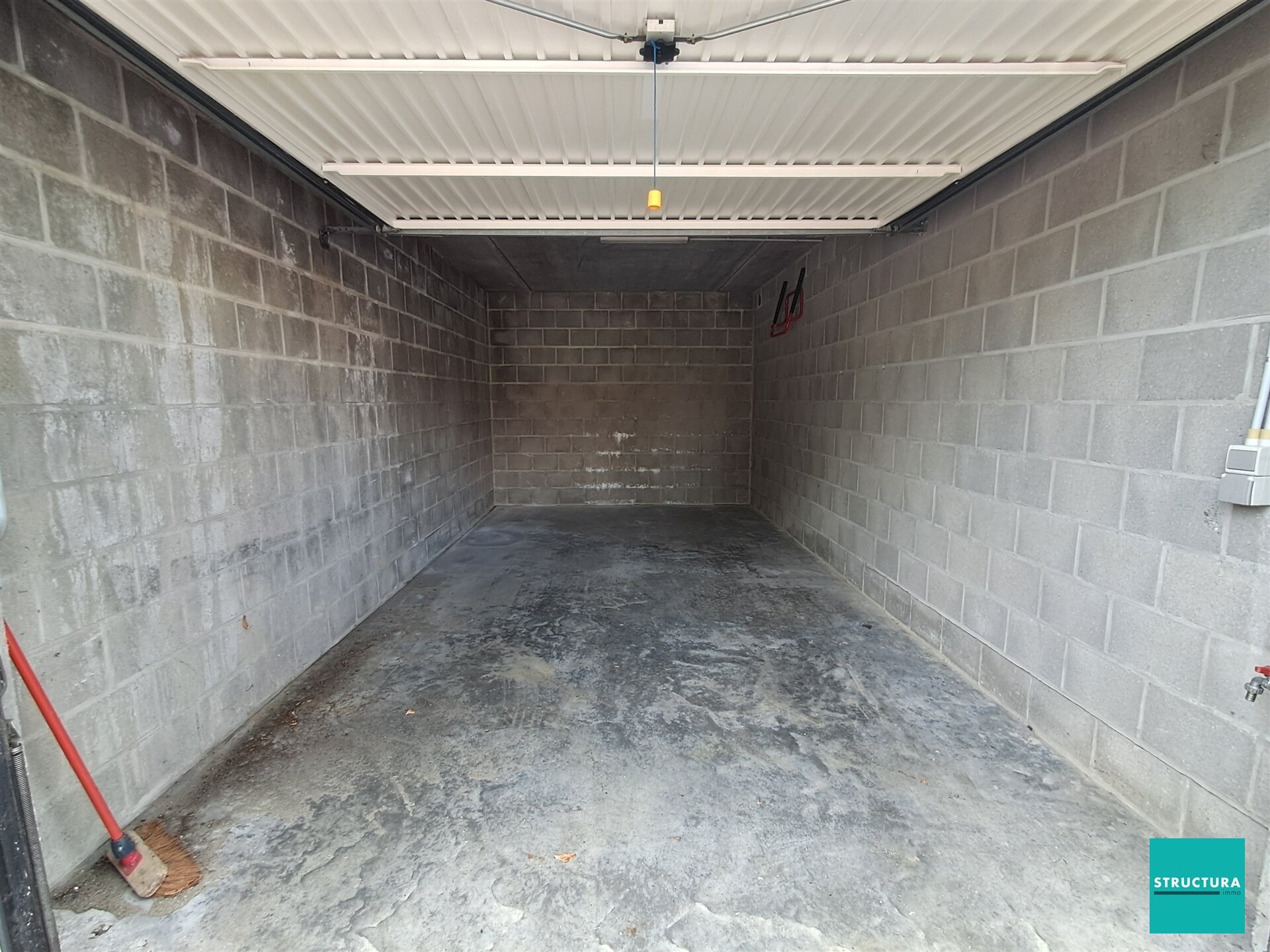 Garage box te koop in MERCHTEM