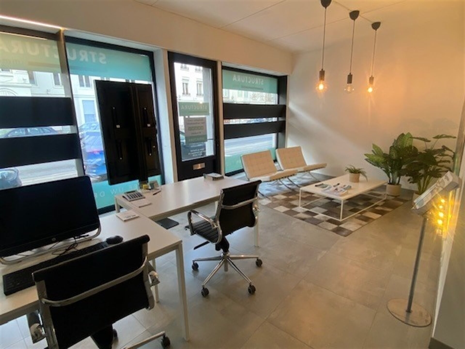 Handelsgelijkvloers te huur in AALST