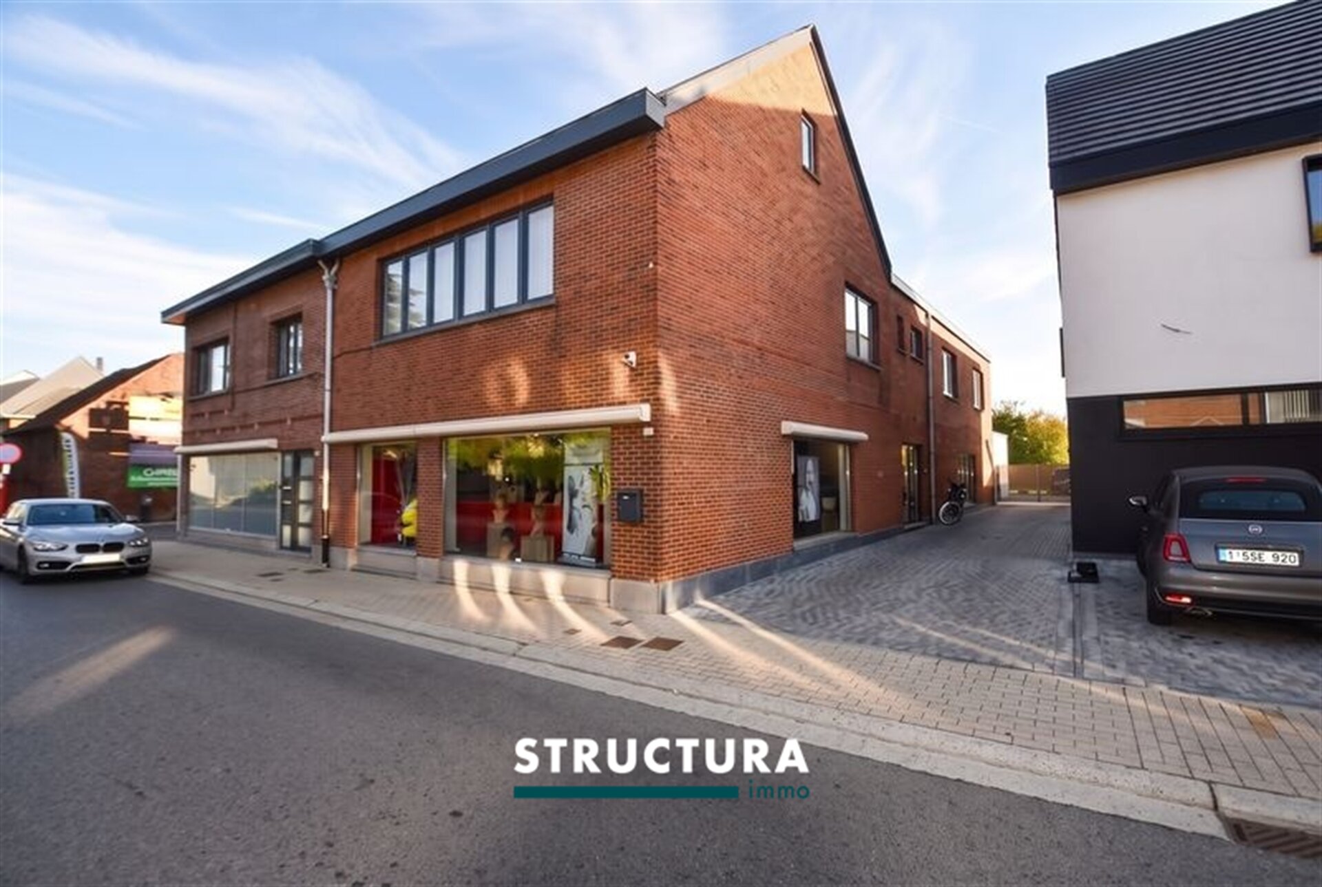 Handelsgelijkvloers te huur in BUGGENHOUT
