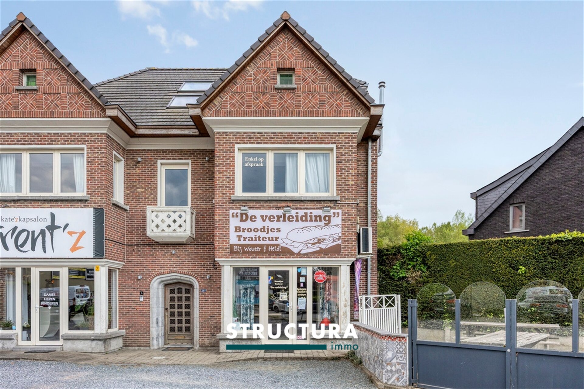 Handelsgelijkvloers te koop in LEBBEKE