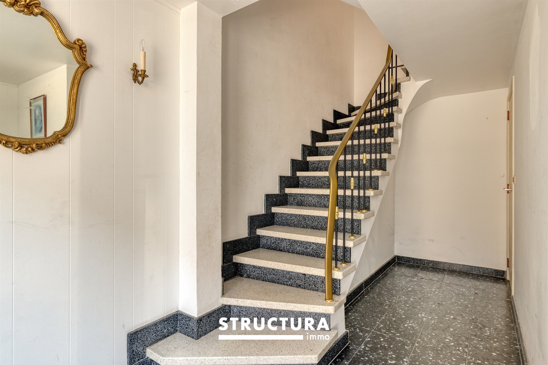 Immeuble de rapport à vendre à ASSE
