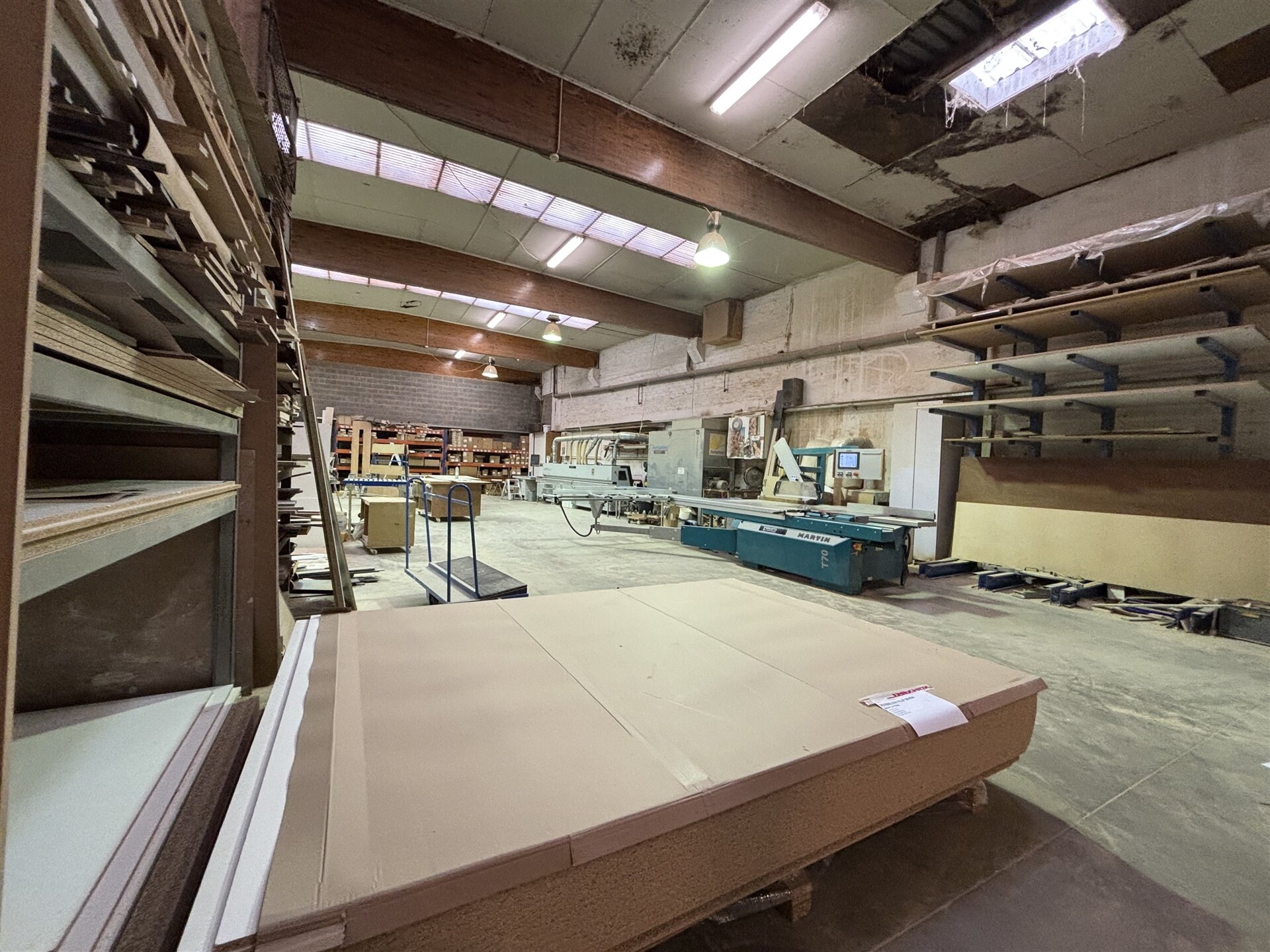 Opslagplaats-magazijn te koop in MERCHTEM