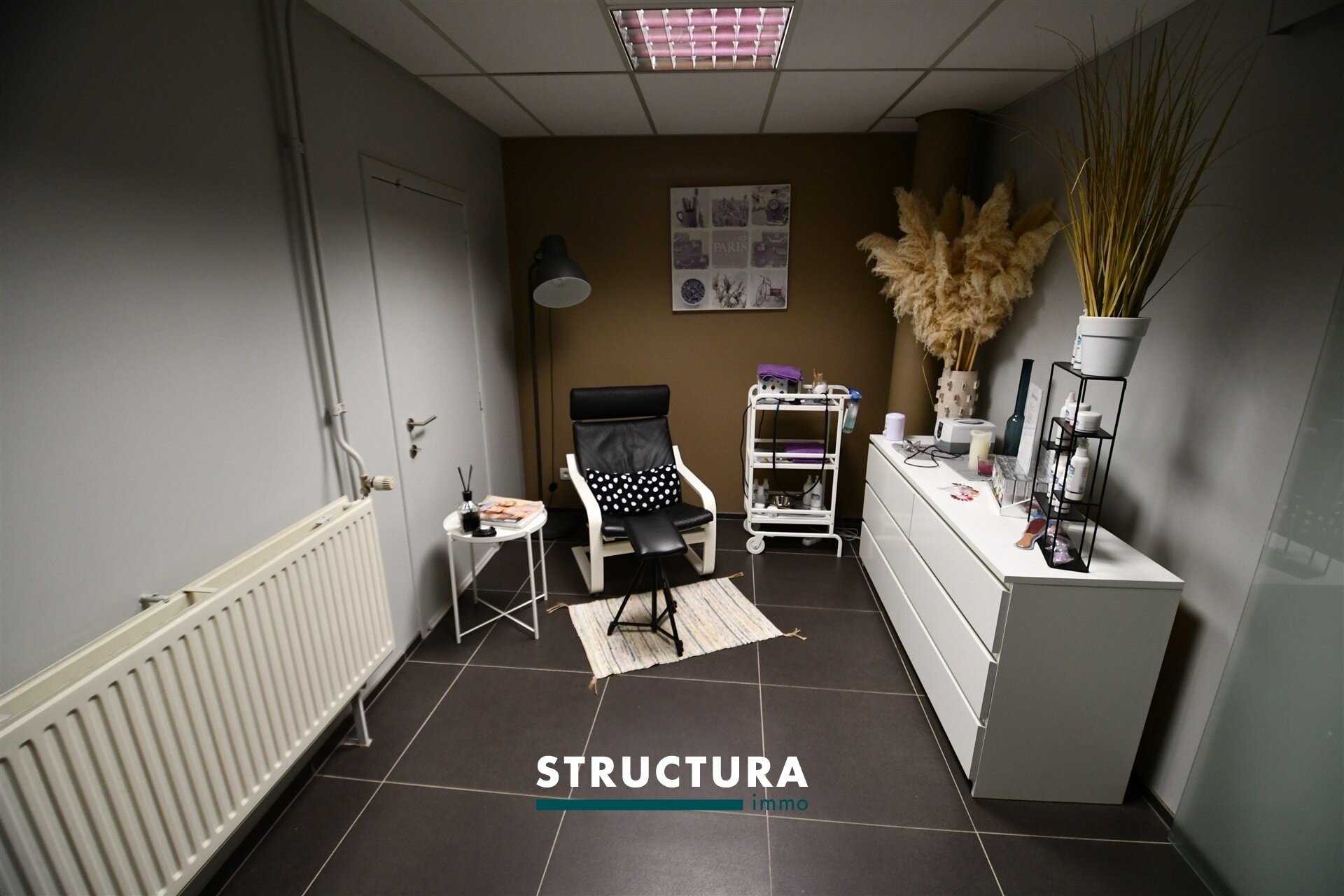 Rez-de-chauss&eacute;e commercial &agrave; louer &agrave; BUGGENHOUT