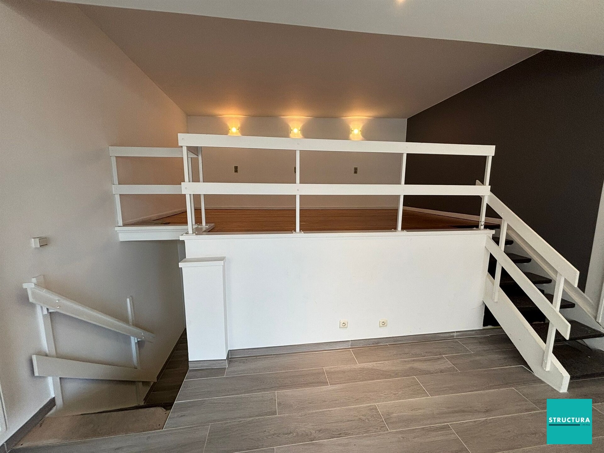 Rez-de-chaussée commercial à louer à STROMBEEK-BEVER