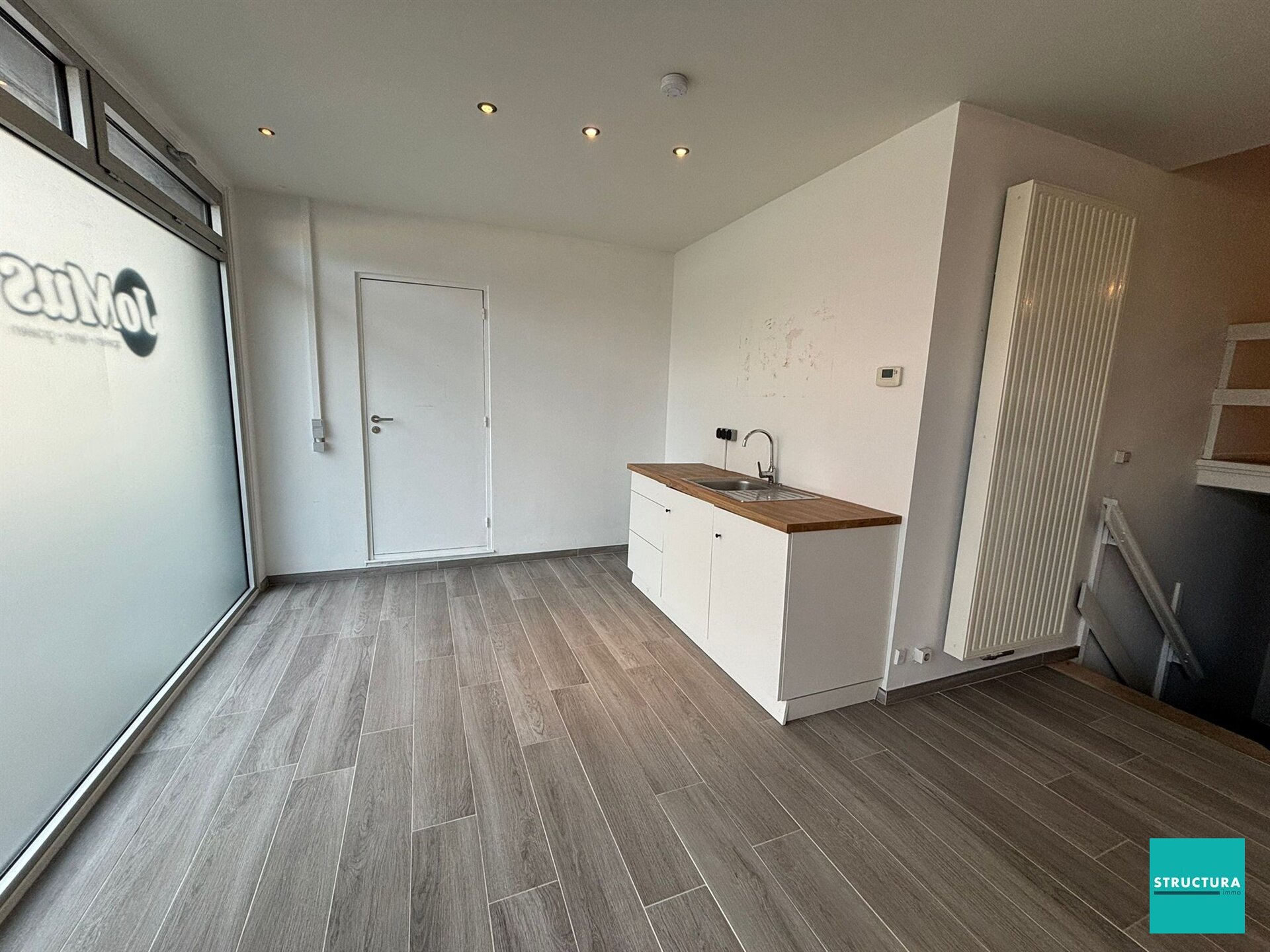 Rez-de-chaussée commercial à louer à STROMBEEK-BEVER