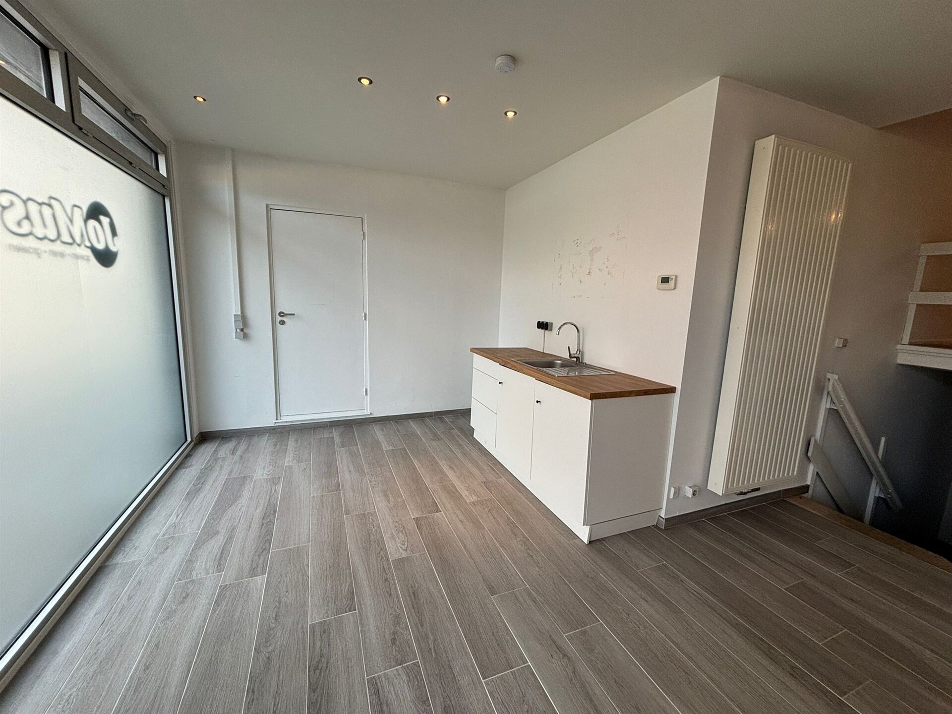 Rez-de-chaussée commercial à louer à STROMBEEK-BEVER