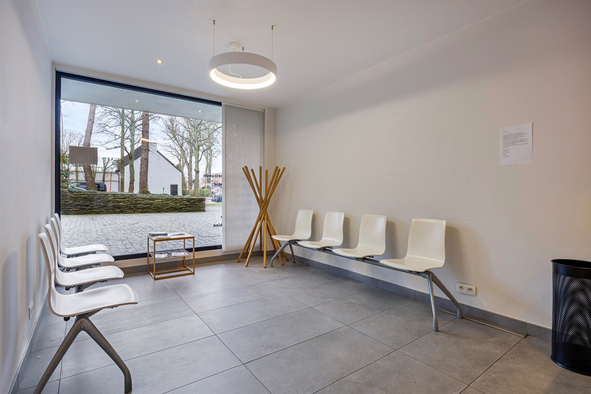 Rez-de-chaussée commercial à vendre à MEISE