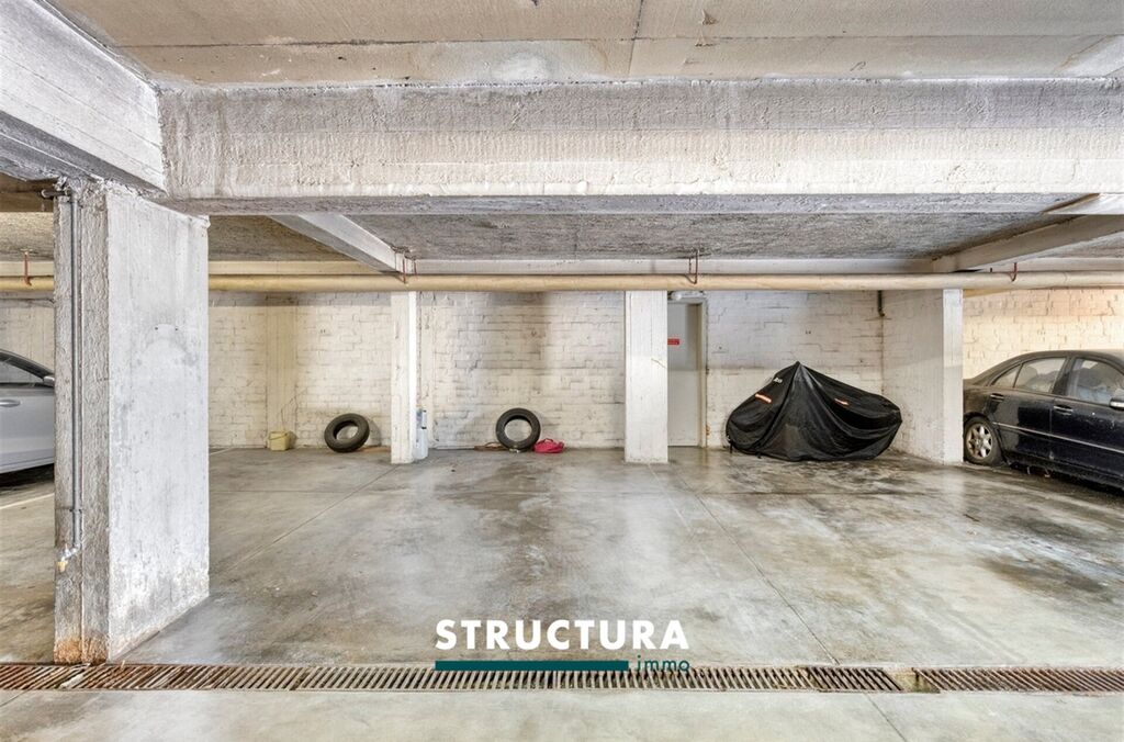 Appartement te koop in LAKEN (BRU.)