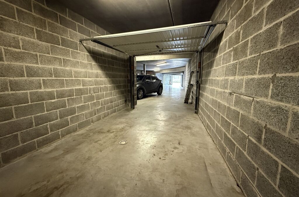 Autostaanplaats binnen te koop in MERCHTEM