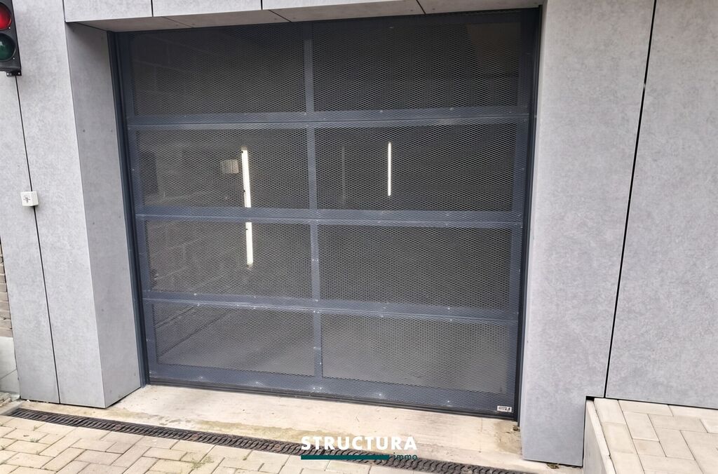 Autostaanplaats binnen te koop in WEMMEL