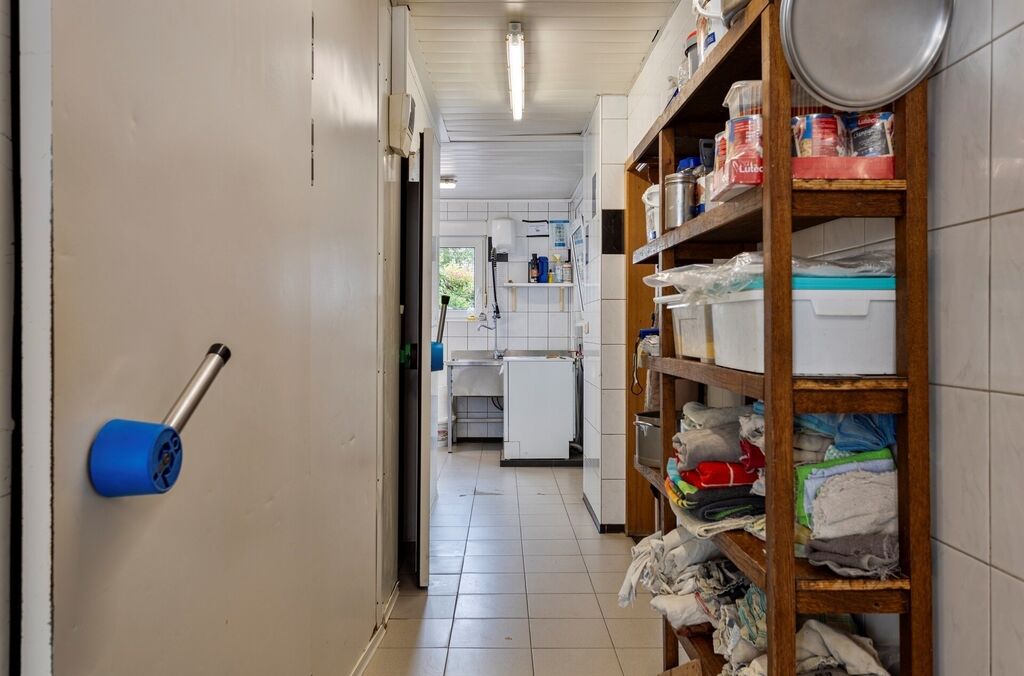 Bien de commerce a. maison &agrave; vendre &agrave; OPWIJK