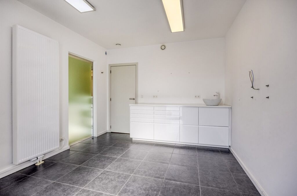 Commerce-Bureaux-Rapport à louer à MERCHTEM