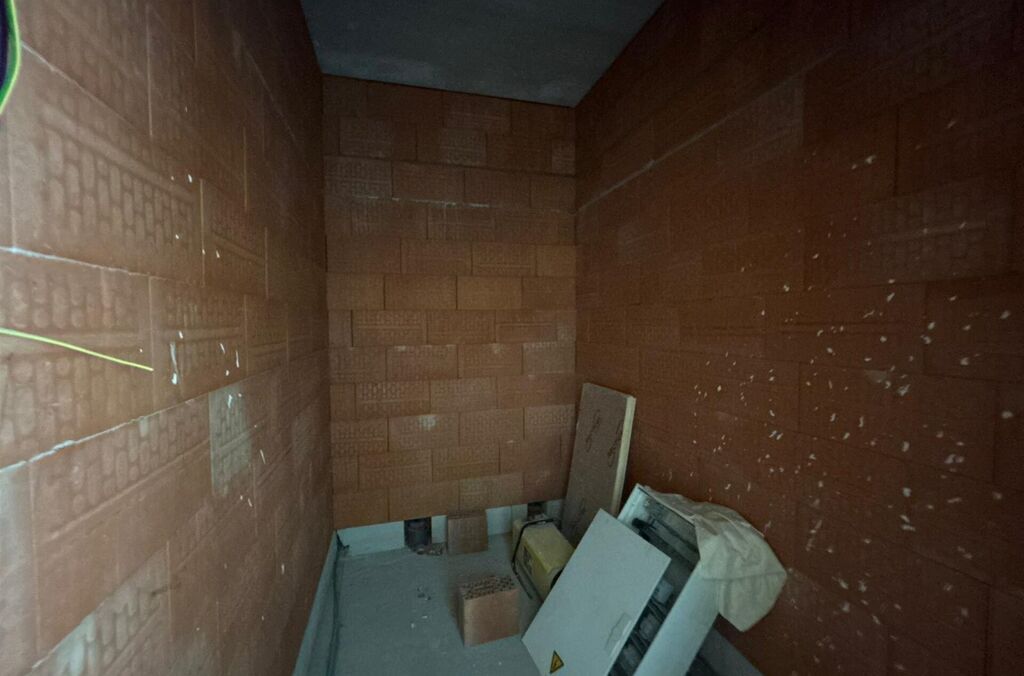 Commerce-Bureaux-Rapport à louer à OPWIJK