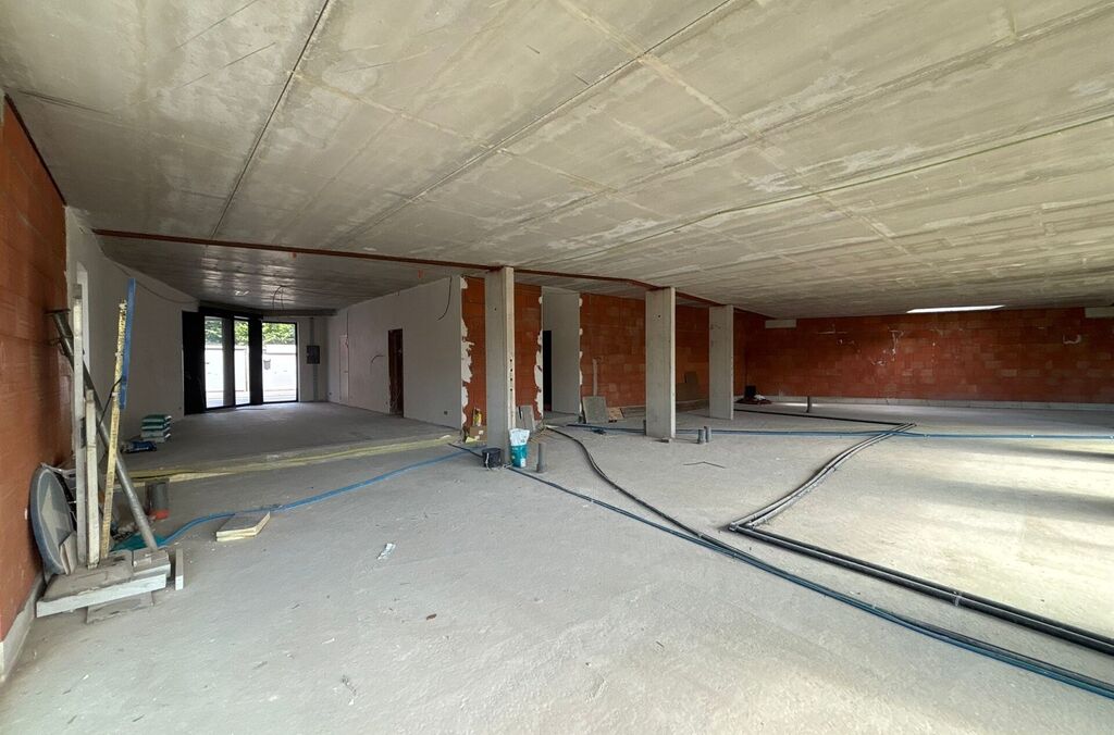 Commerce-Bureaux-Rapport à louer à OPWIJK