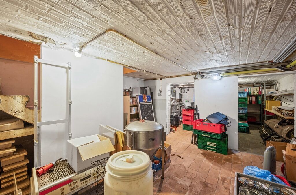 Commerce-Bureaux-Rapport &agrave; vendre &agrave; GRIMBERGEN