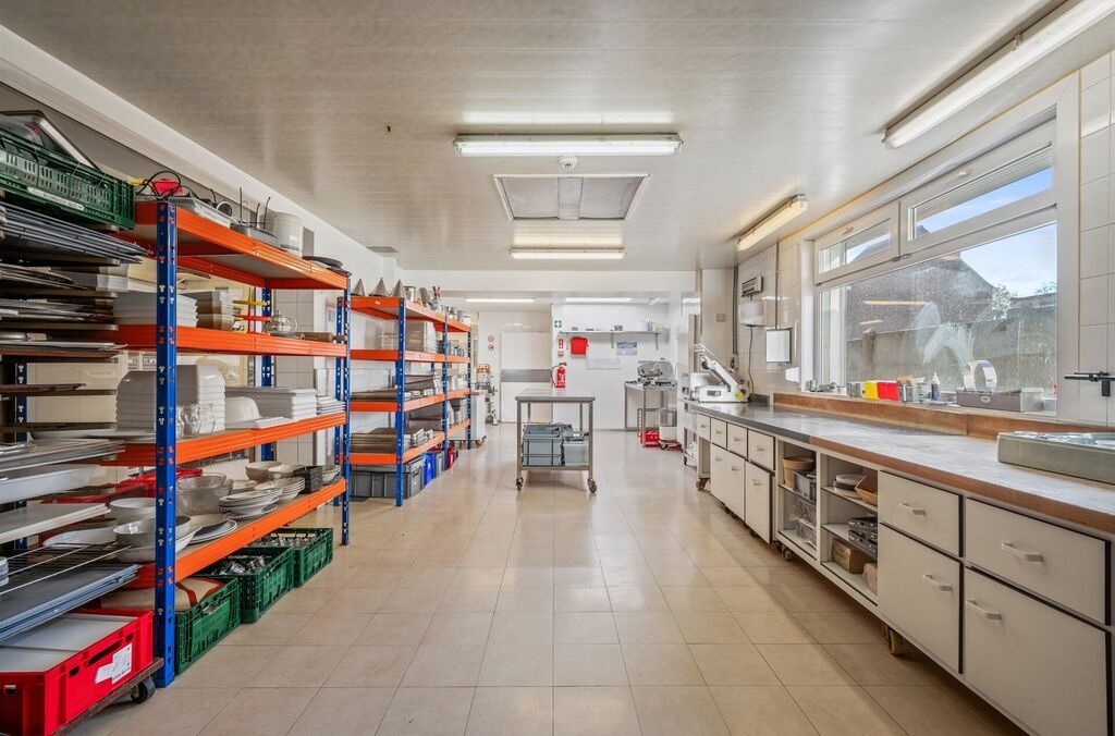 Commerce-Bureaux-Rapport &agrave; vendre &agrave; GRIMBERGEN