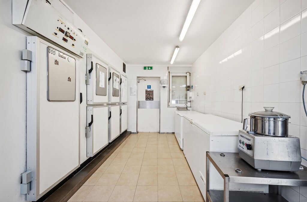 Commerce-Bureaux-Rapport &agrave; vendre &agrave; GRIMBERGEN