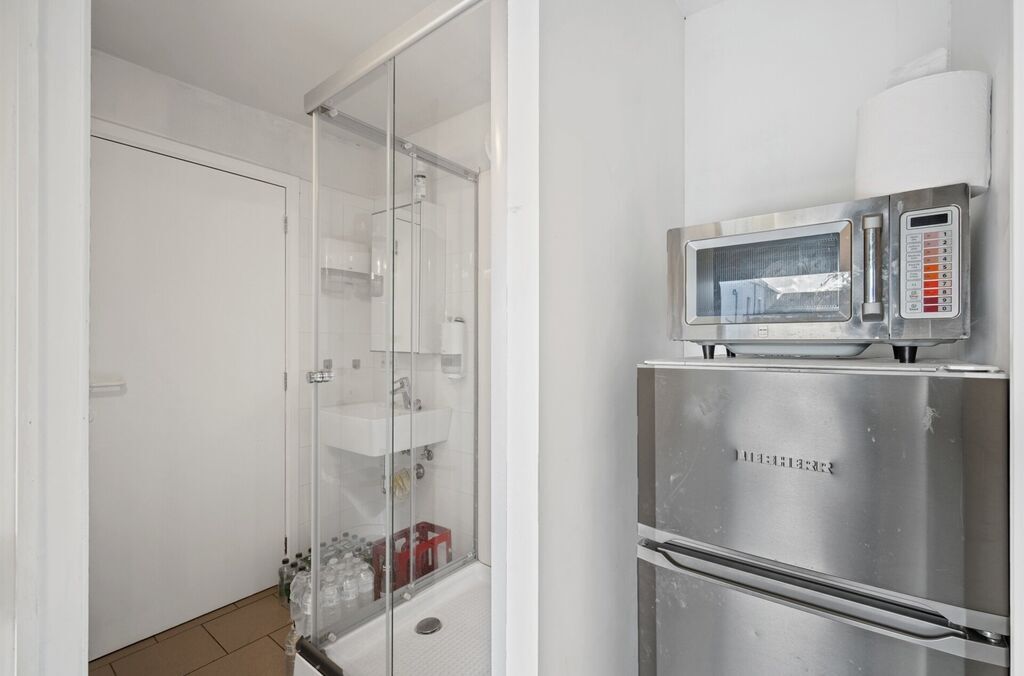 Commerce-Bureaux-Rapport &agrave; vendre &agrave; GRIMBERGEN