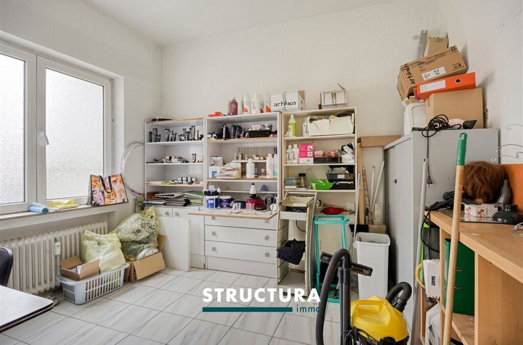 Commerce-Bureaux-Rapport &agrave; vendre &agrave; LAEKEN (BRU.)