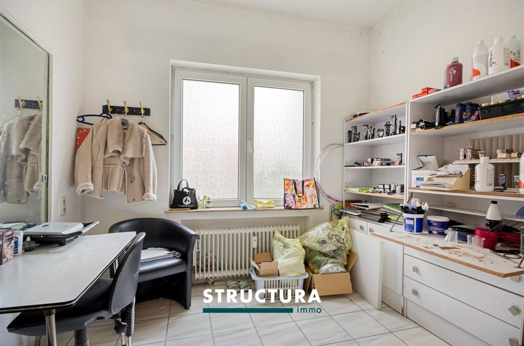 Commerce-Bureaux-Rapport &agrave; vendre &agrave; LAEKEN (BRU.)