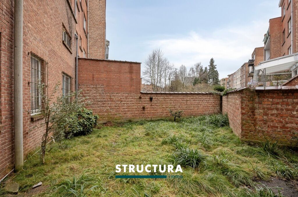 Commerce-Bureaux-Rapport &agrave; vendre &agrave; LAEKEN (BRU.)