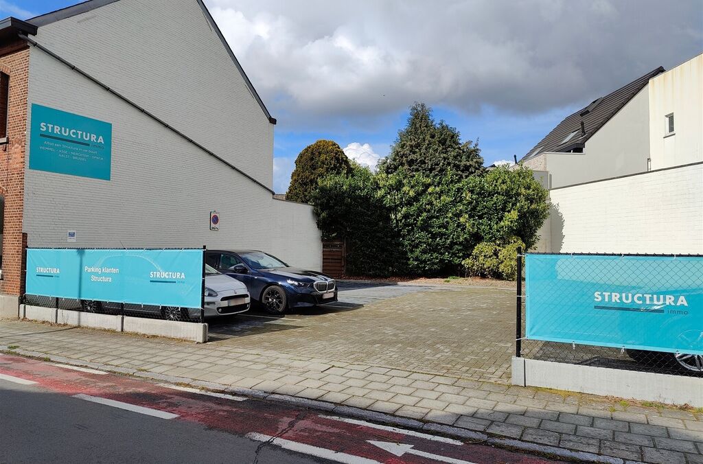 Garages / d&eacute;pots &agrave; louer &agrave; OPWIJK