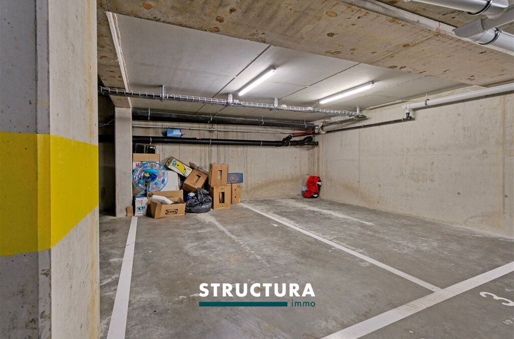 Emplacement int&eacute;rieur &agrave; vendre &agrave; JETTE