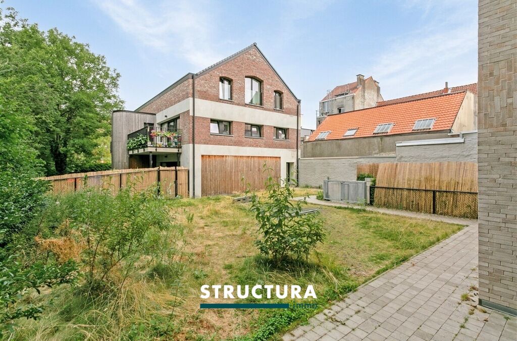 Emplacement int&eacute;rieur &agrave; vendre &agrave; JETTE