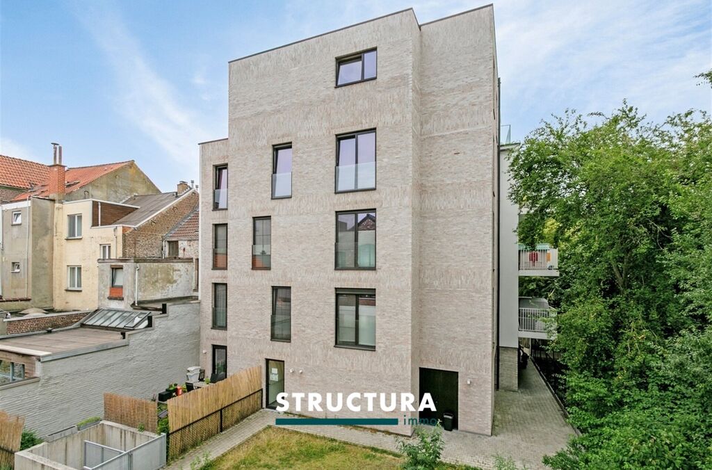 Emplacement int&eacute;rieur &agrave; vendre &agrave; JETTE