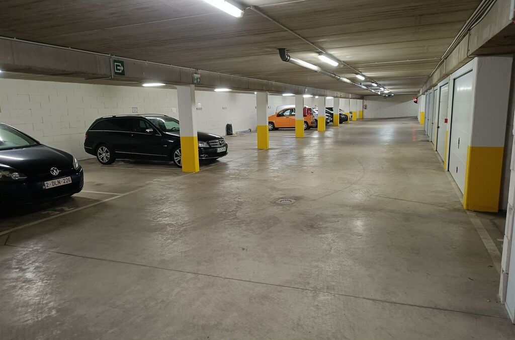 Garages / d&eacute;pots &agrave; louer &agrave; WEMMEL