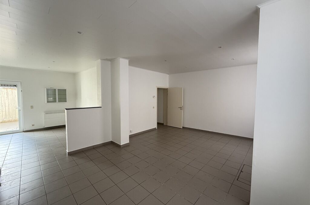 Gelijkvloers appartement te huur in STEENHUFFEL