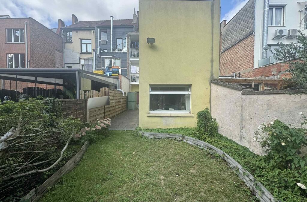 Handel-kantoor-opbrengst te huur in LAKEN (BRU.)