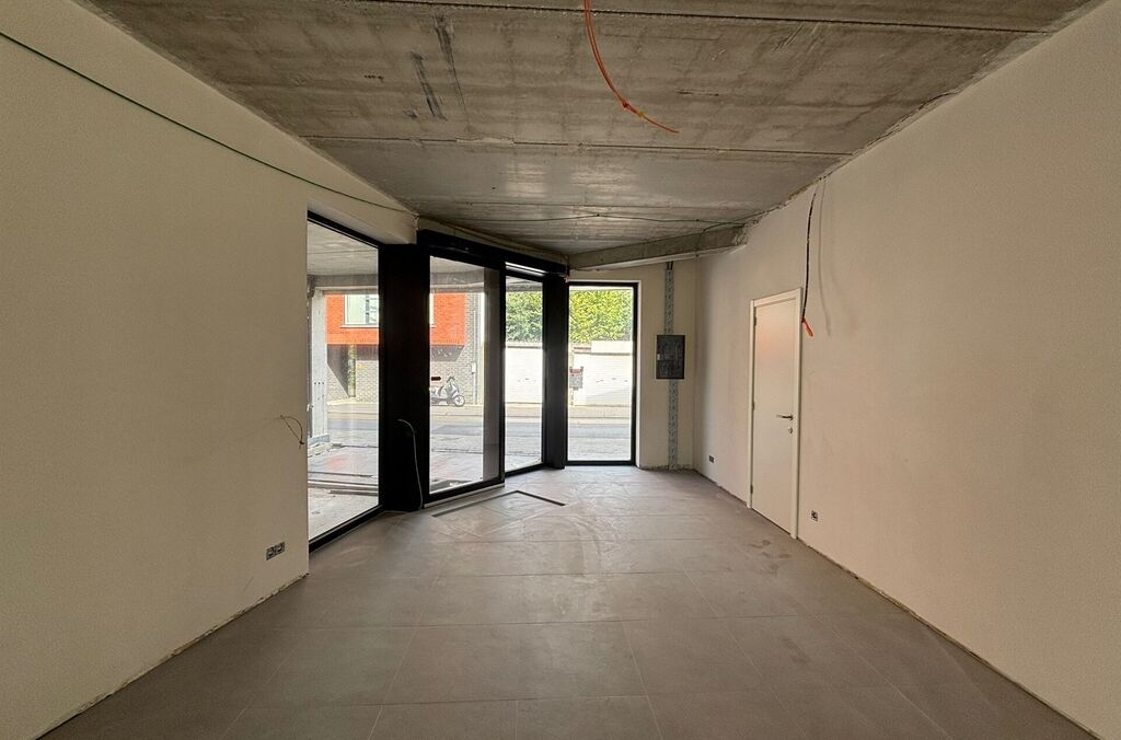 Handel-kantoor-opbrengst te huur in OPWIJK